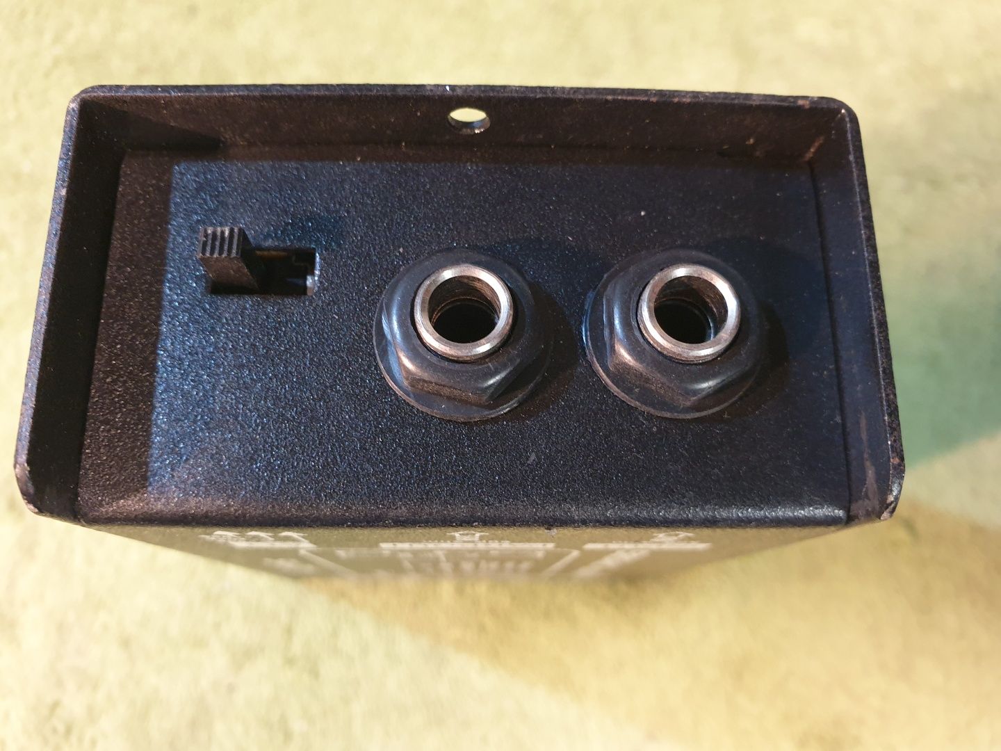 SEISMIC AUDIO SA-DI1 konwerter sygnału.