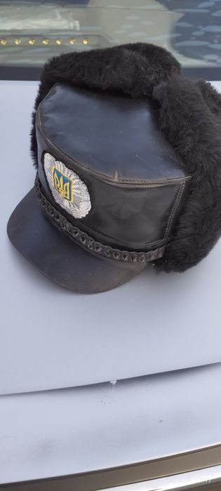 Шапка вушанка поліцейського