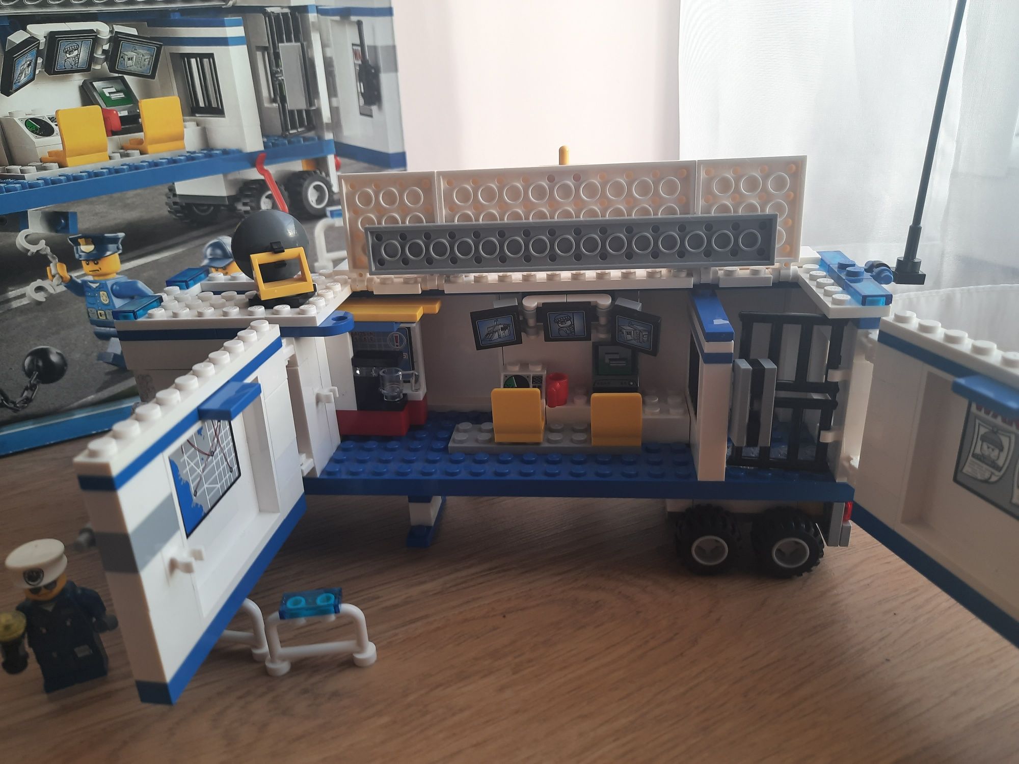 klocki lego zestaw 60044 - mobilna jednostka policji, policja