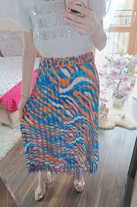 Spódnica maxi plisowana satynowa asymetryczna niebiesko-pomarańczowa