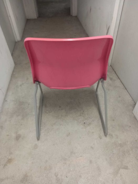 Cadeira IKEA rosa