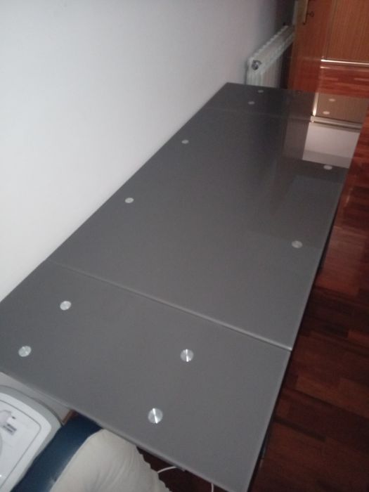 Mesa de jantar em vidro