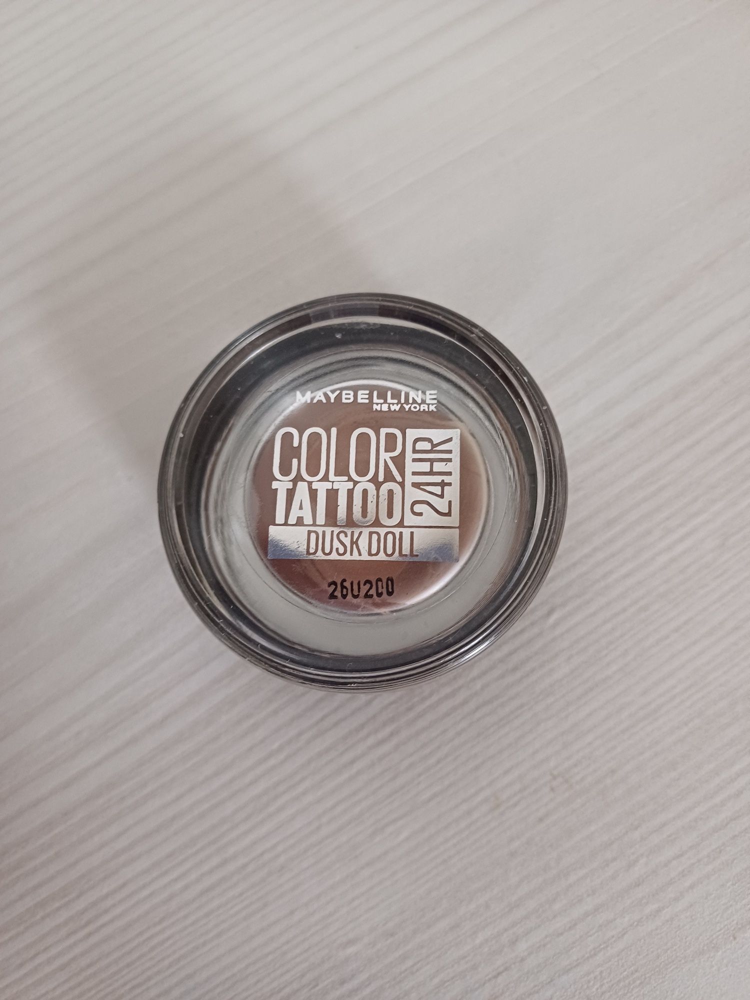 Maybelline Color Tattoo cień do powiek w kremie Dusk Doll