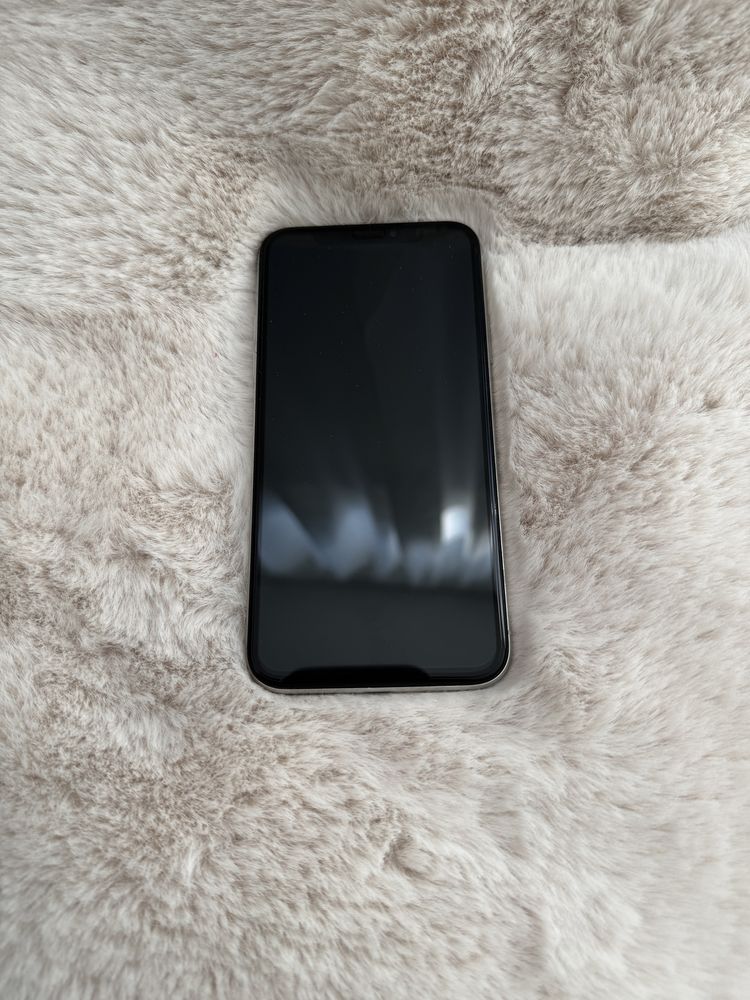 iPhone 10 w dobrym stanie