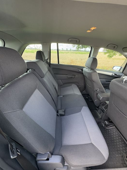 Opel zafira 1.7 cdti 7 os hak bezwypadkowy