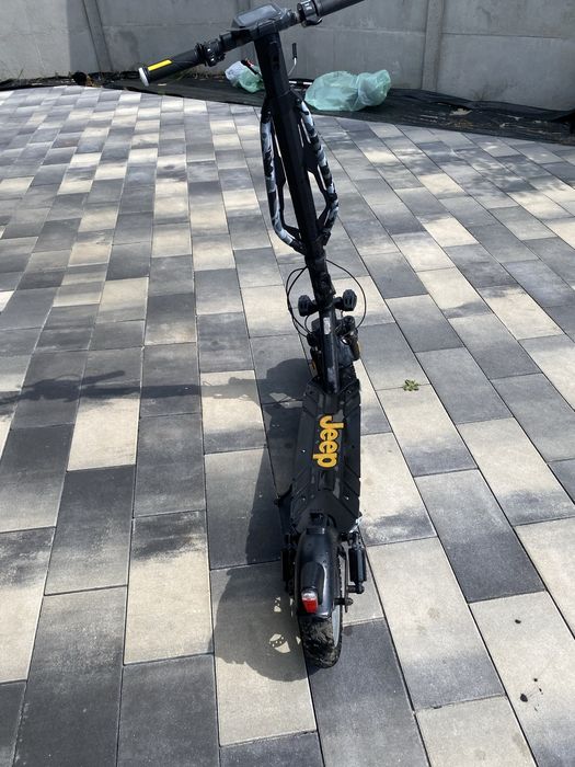 Hulajnoda elektryczna Jeep