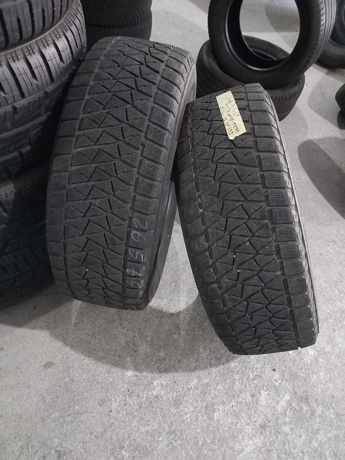 2 pneus 265/65R17 Bridgestone
