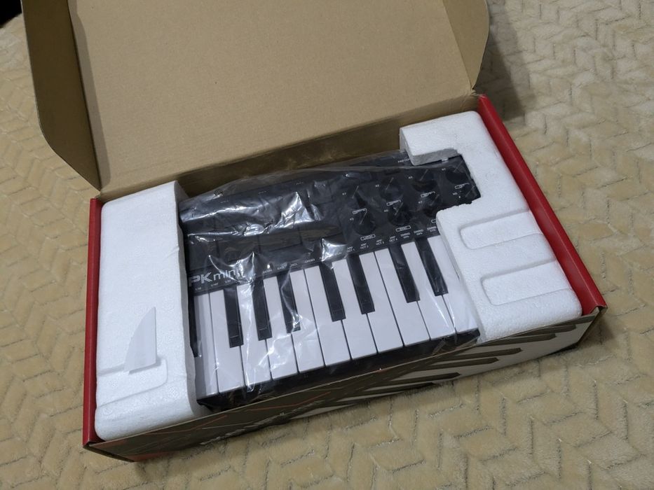 Akai MPK Mini MK3 Czerwona - NOWA, Nietrafiony Prezent!