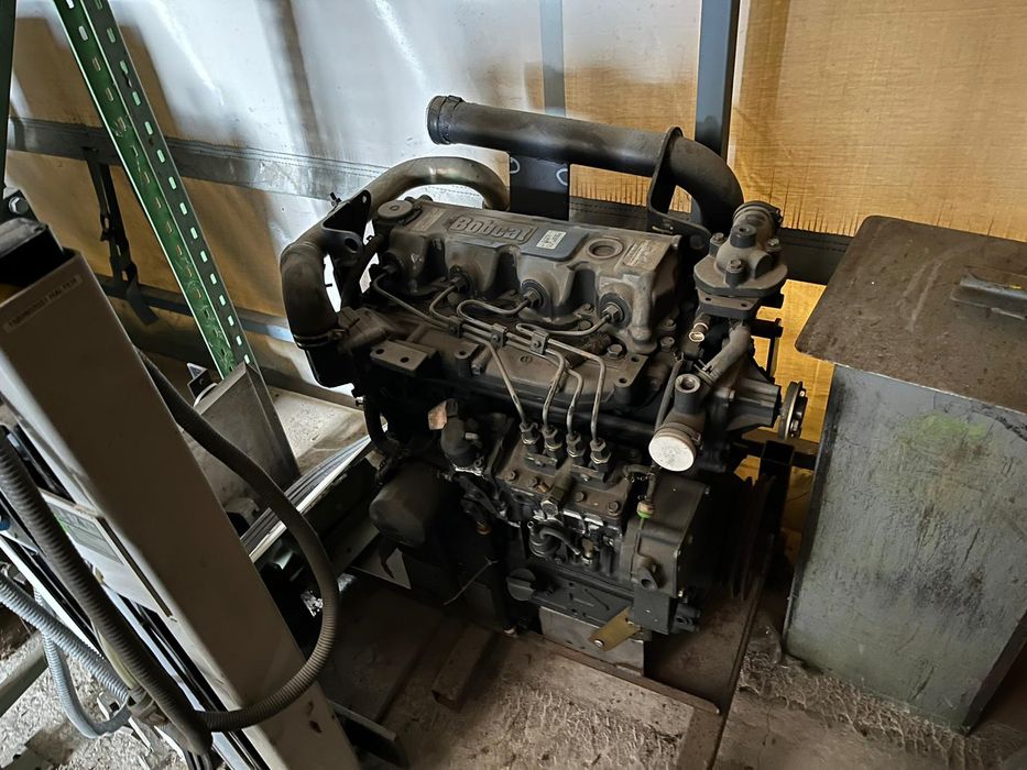 Мотор двигун двигатель BOBCAT  V3300 kybota