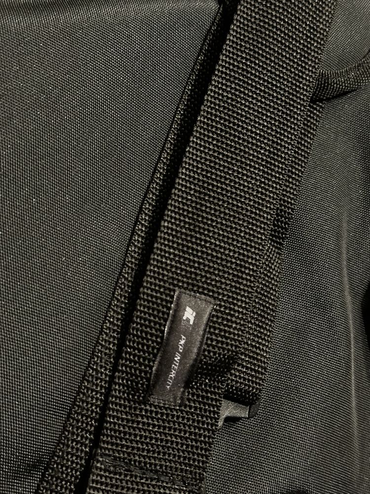 Torba na laptopa z dyskretnym logo pkp intercity