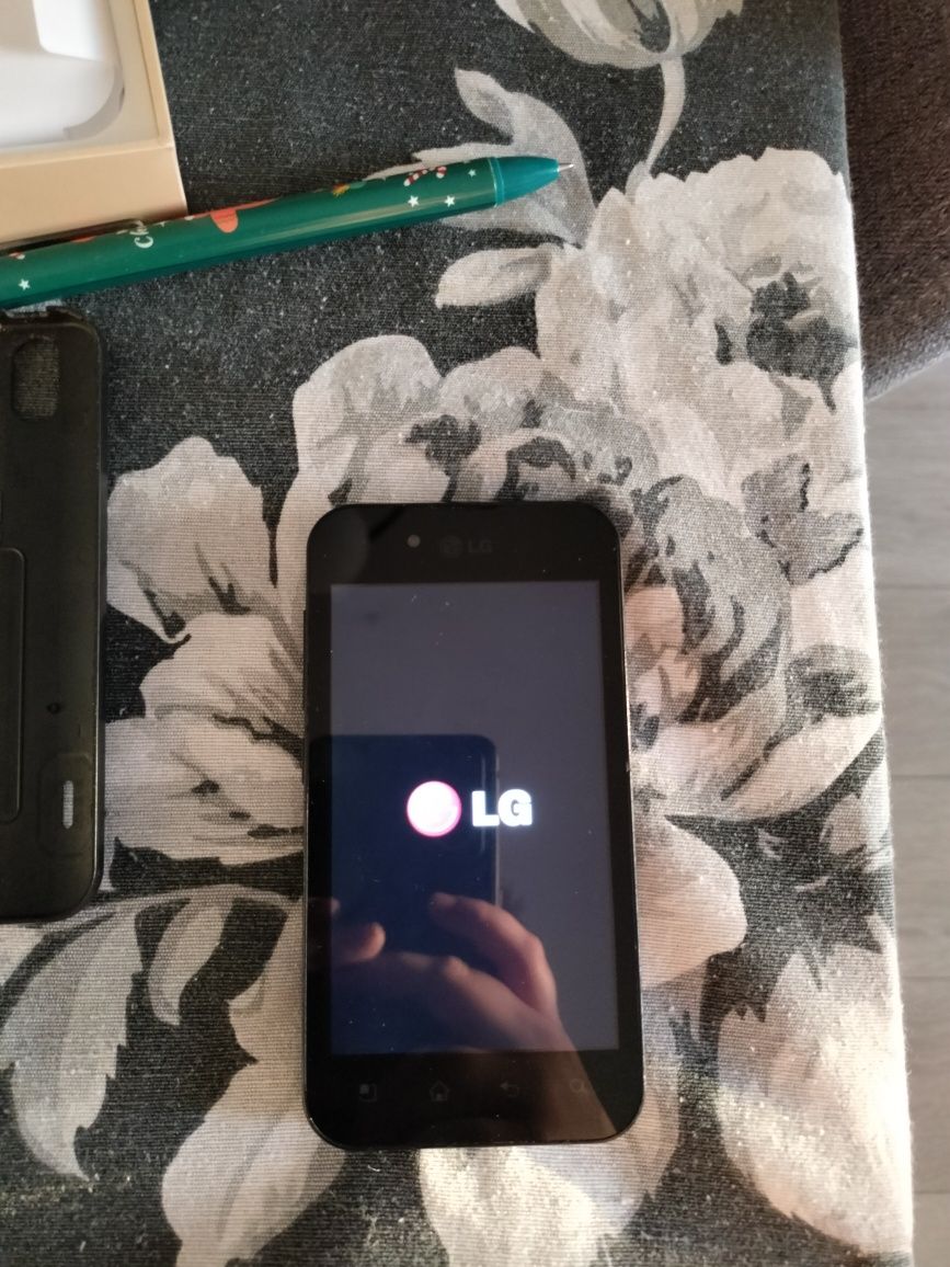 Telefon LG Optimus p970
