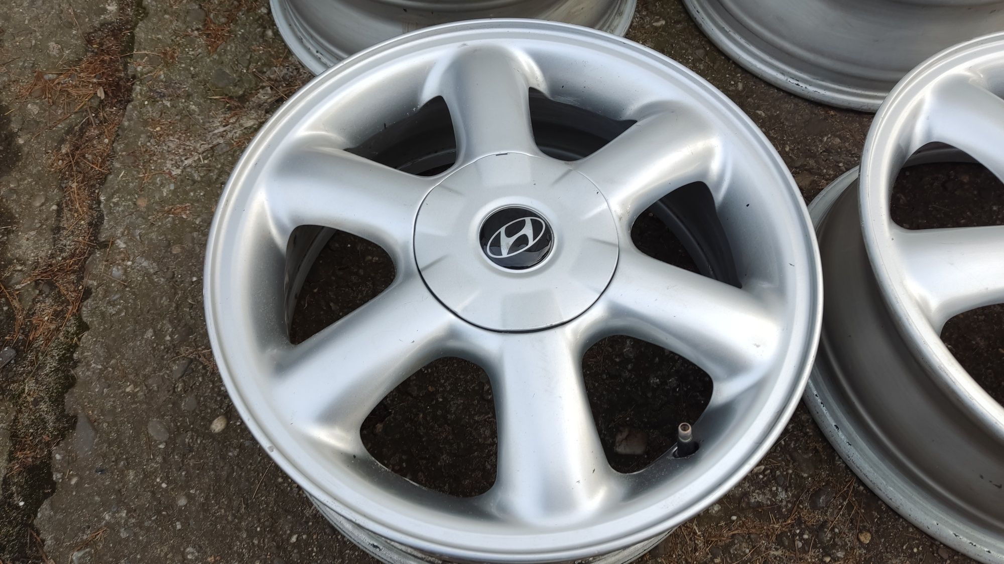 Felgi Aluminiowe Hyundai Honda Kia 5,5-J15 4x100 fi 56,1 ET 45