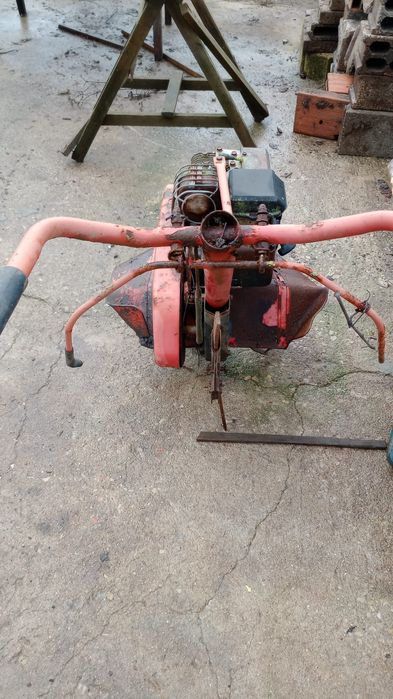 Motocultivador a gasolina