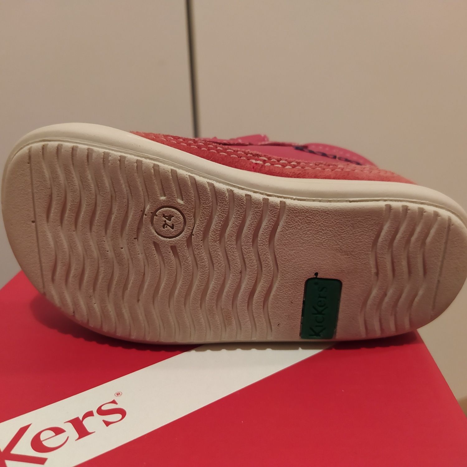 Botas criança em pele Kickers tamanho 24