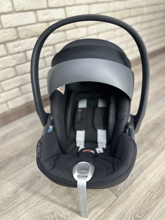 Автокрісло Cybex cloud Z platinum з базою