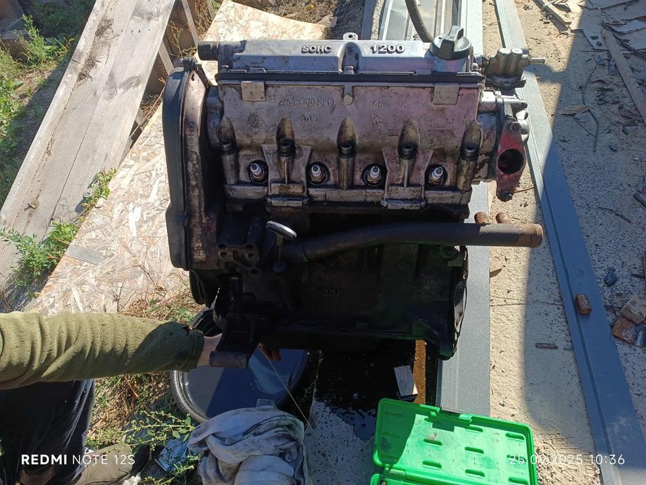 Двигун Таврія Славута під ремонт гбц 1.2 карбюратор тріщина гбц мотор