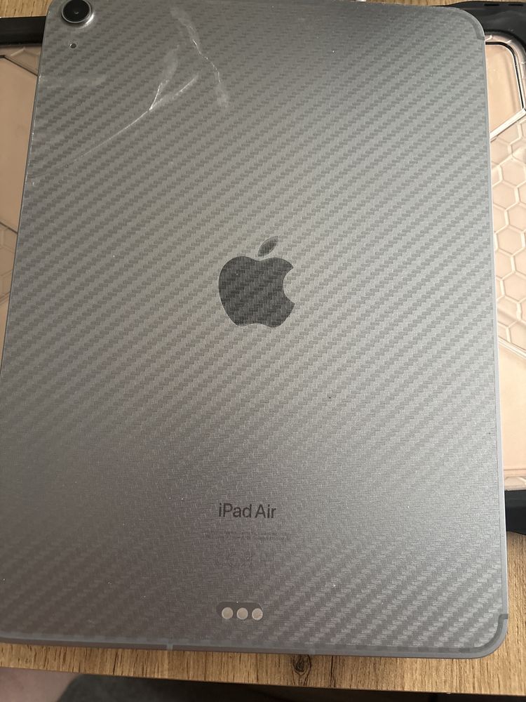 Srzedam ipada air m2 wersja cellular