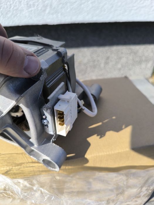 Silnik od pralki Indesit