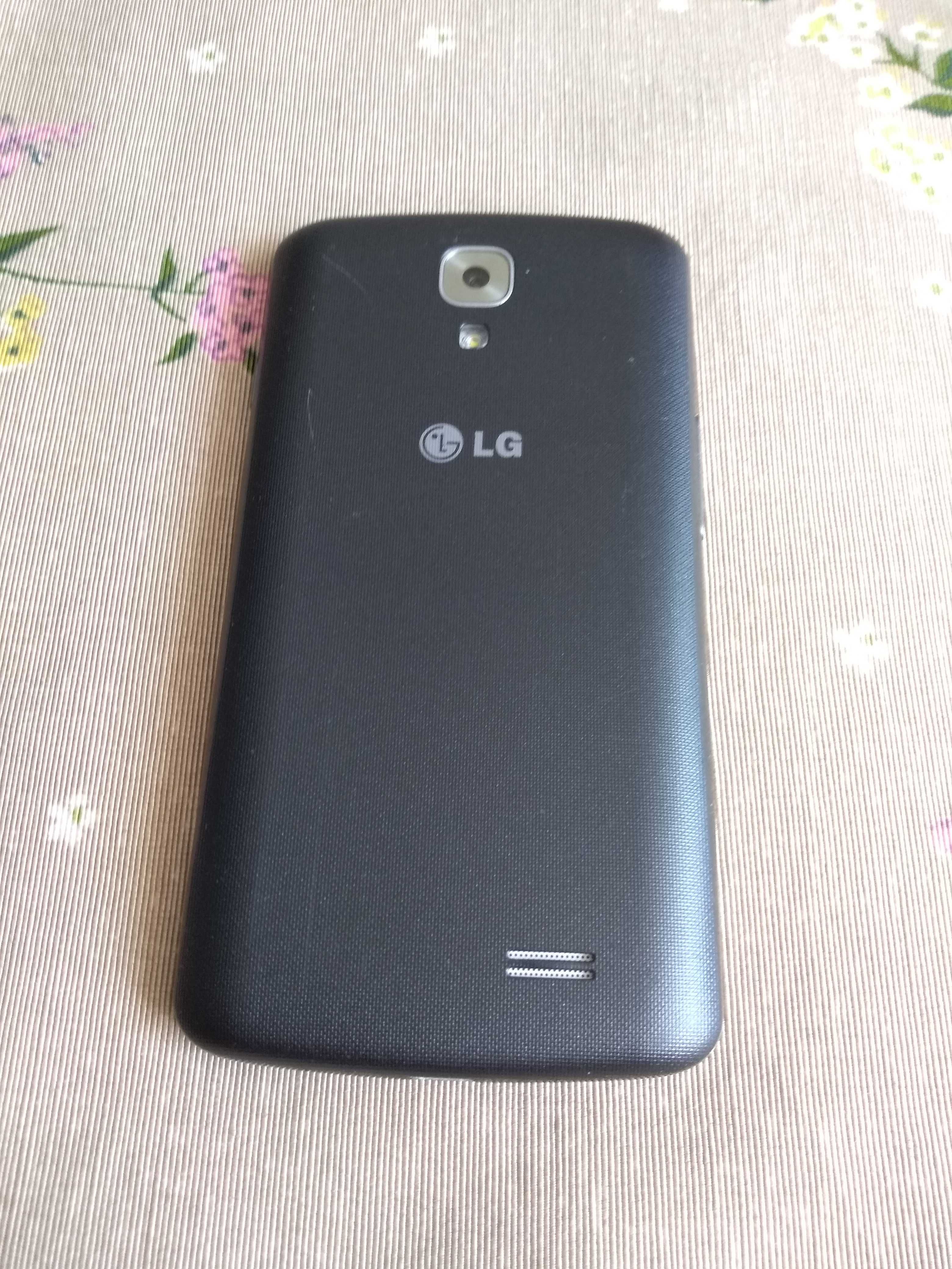Smartfone LG F70 z uszkodzoną płytą główną