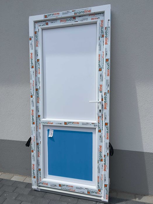 Drzwi zewnętrzne PCV białe pełne 90 x 200