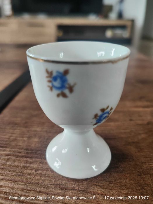 Kieliszki na jajka porcelanowe podstawki