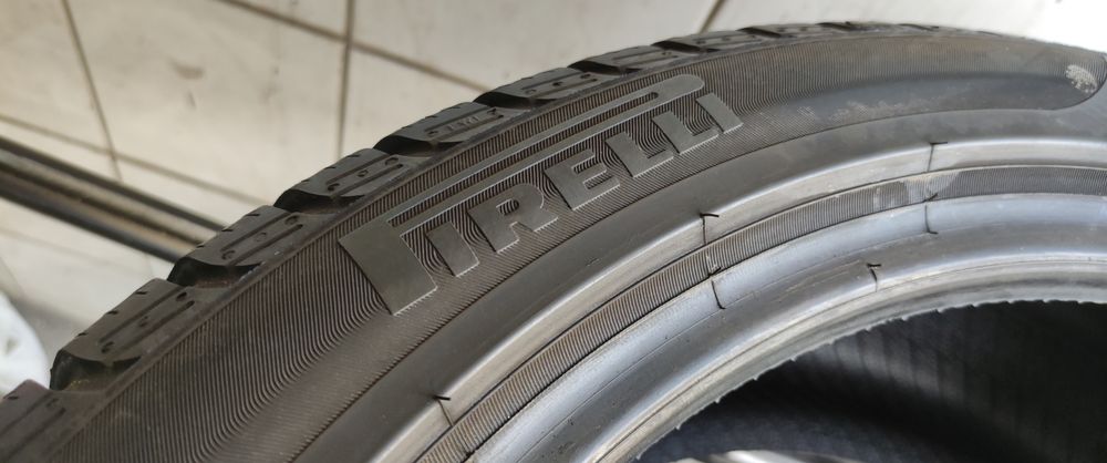 2x 225/45R18 Pirelli SottoZero 3 Winter D/B/72dB 6,41mm