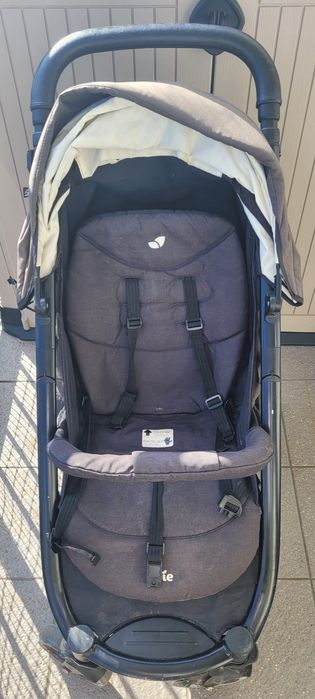 Joie Litetrax 4 DLX Coal – wózek spacerowy plus gratisy