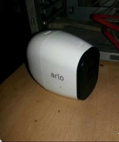 Продам супер-современную  камеру  ARLO PRO 2 .
