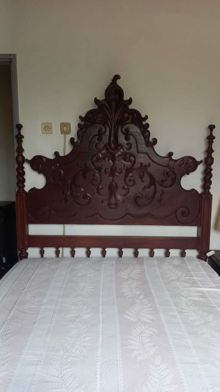 Conjunto de Mobília de Quarto