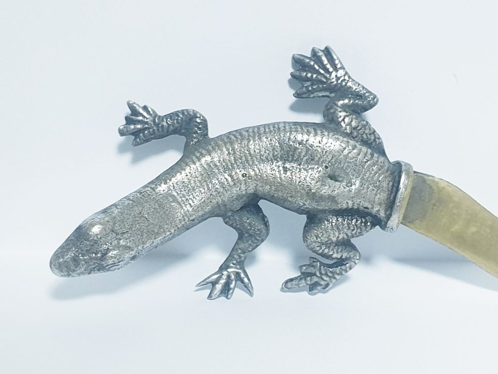 Fantástico raro antigo abre cartas lagarto  - marcado