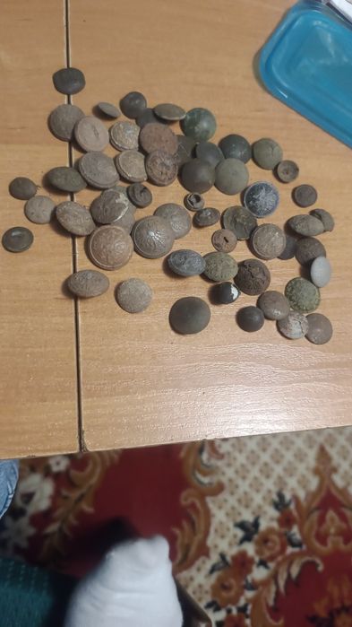 Mix guzikuw roznych wojskowych