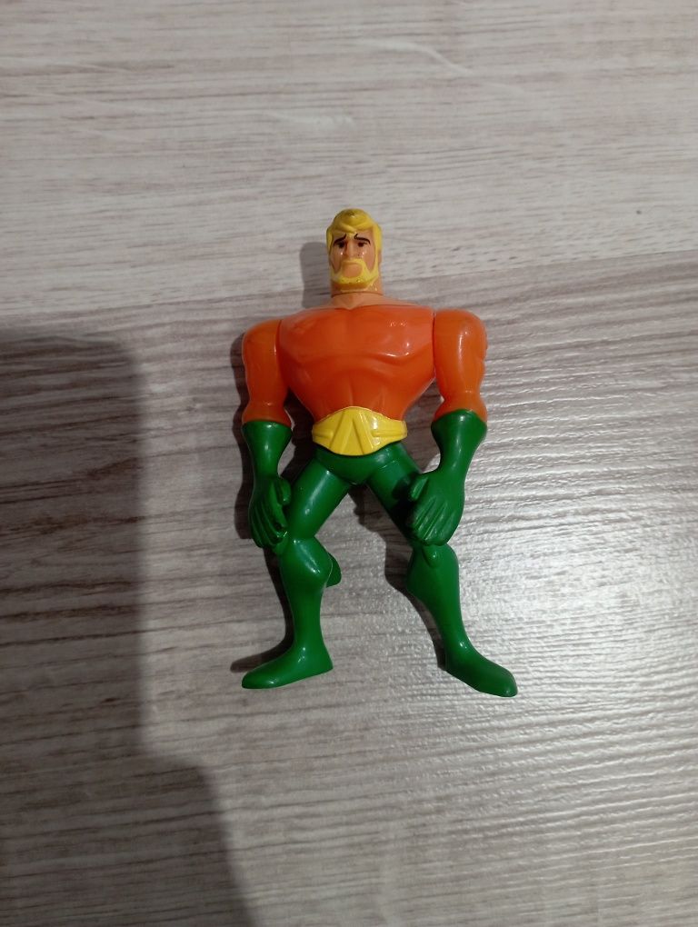 Figurka Aquaman rusza rękami