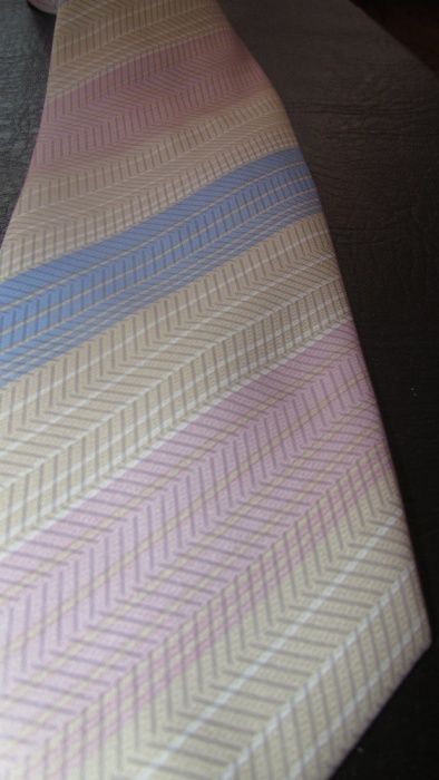 Elegancki Krawat jakich mało marki L'art D'espace z Francji nr 16