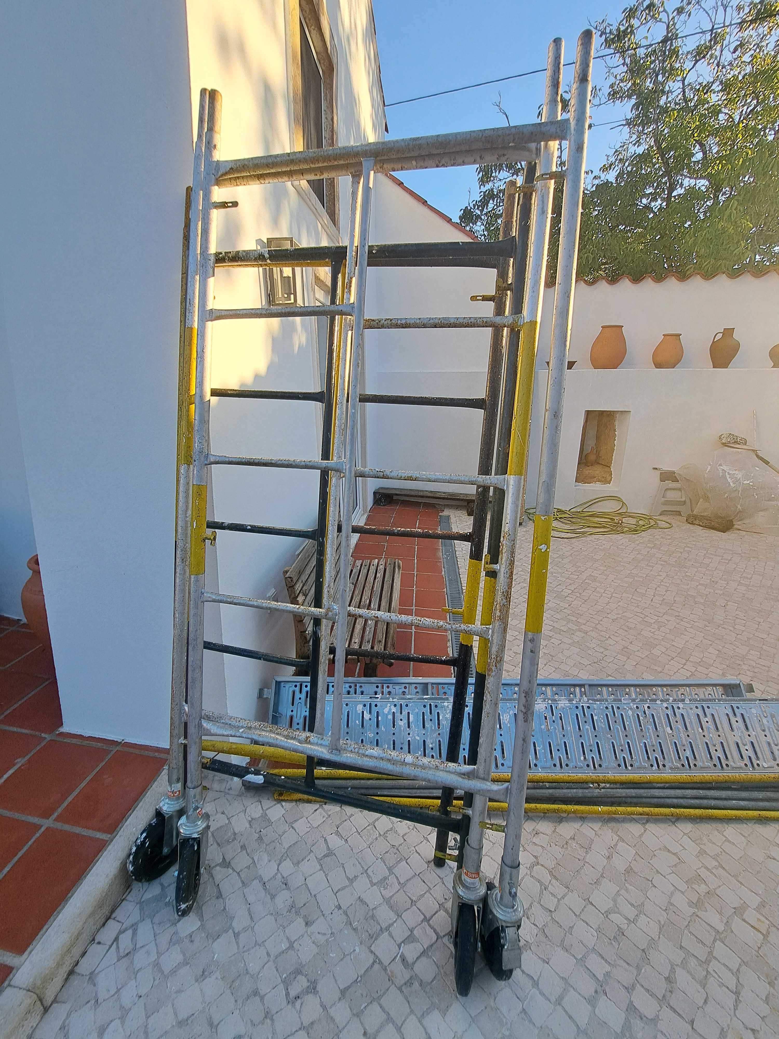 Andaimes usados em bom estado!