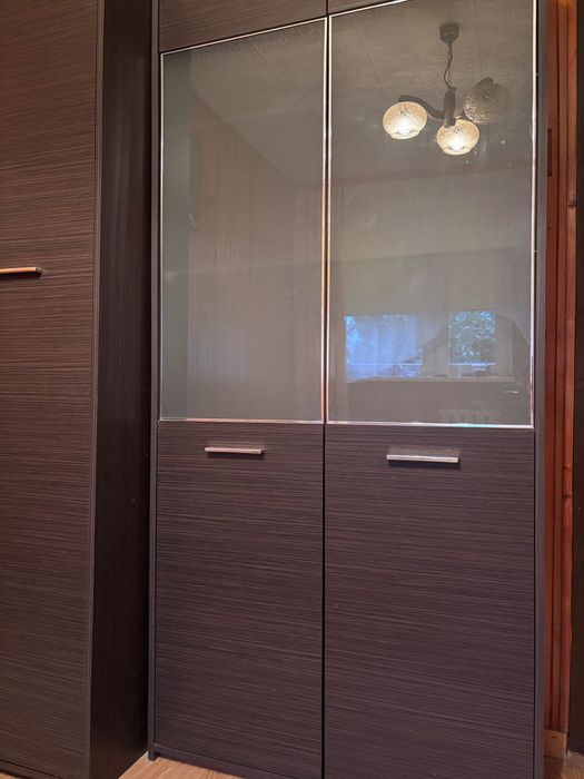 Witrynka, szafa, 2 stoliki nocne, komoda