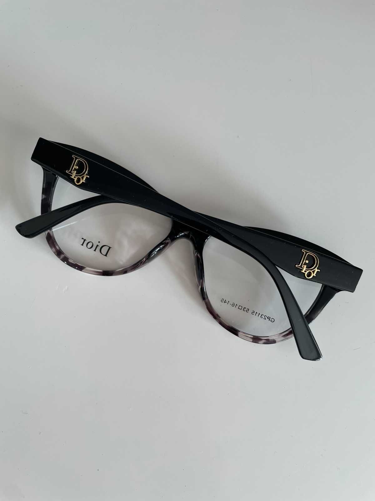 Modne okulary oprawki, stylowe okulary.