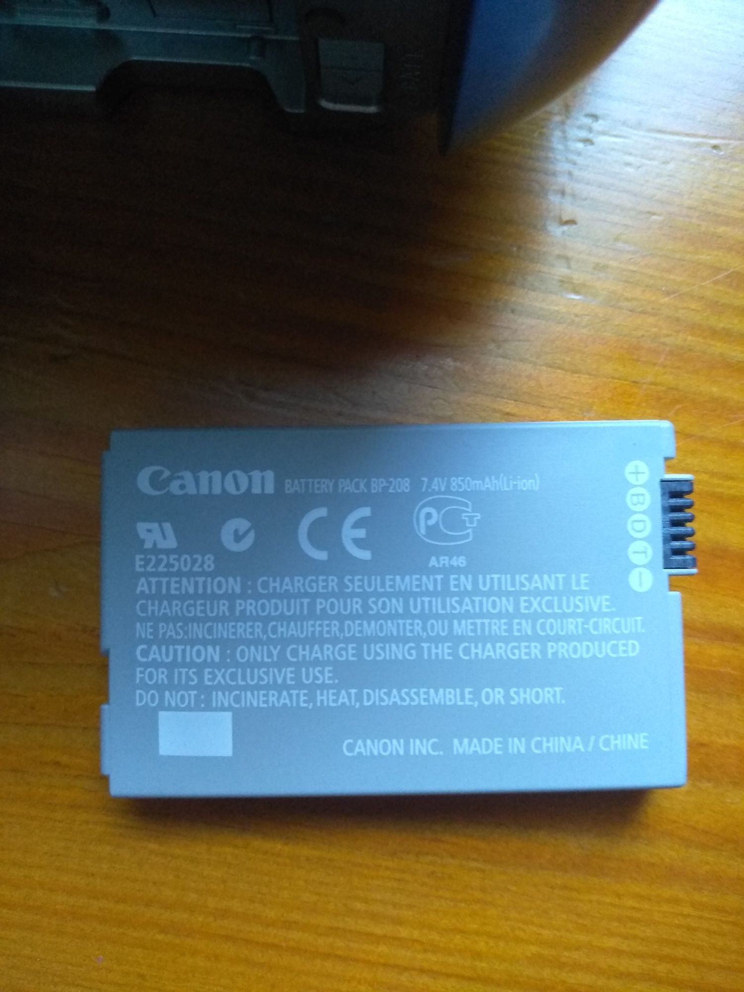 Видеокамера CANON DC210