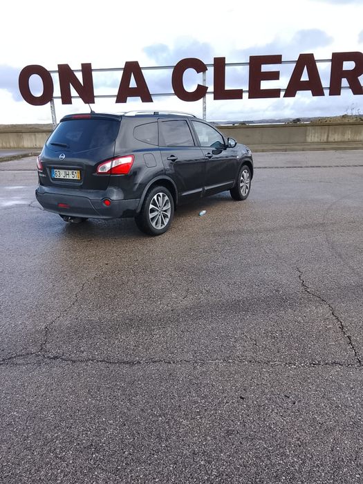 Vendo aceito retomas nissan qashqai +2 7lugares ano 2010