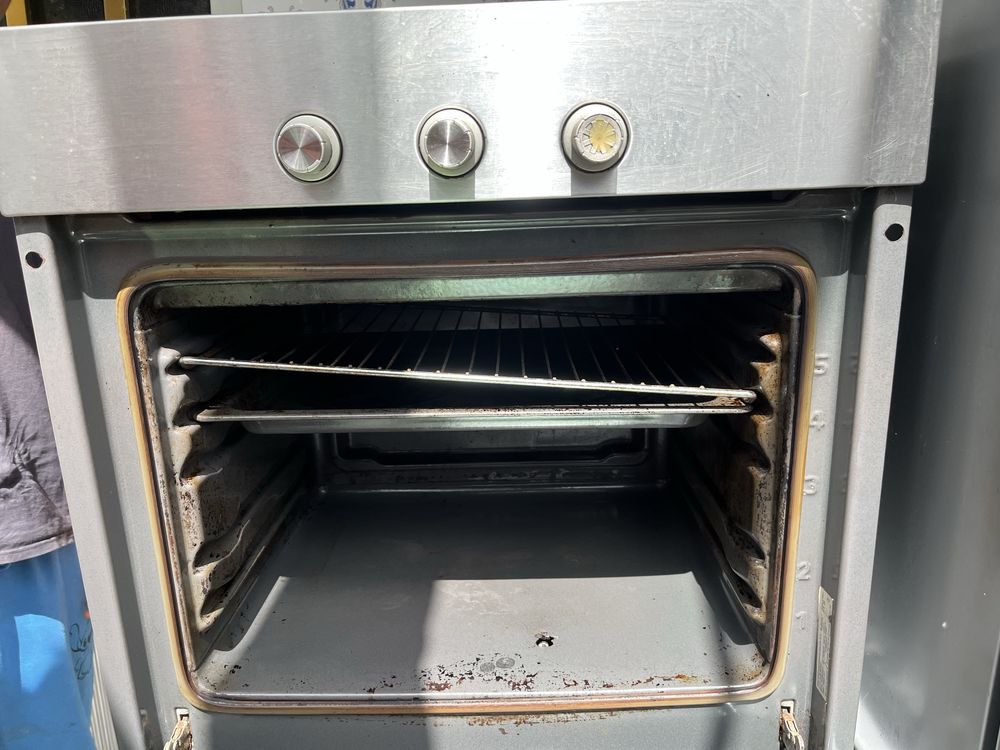 Forno a luz em bom estado