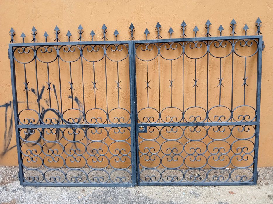 Portão de rua em ferro