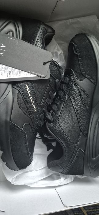 Чоловічі кросівки Armani Exchange.