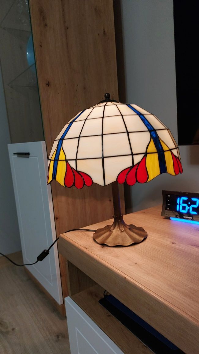 Lampa stojąca witrażowa