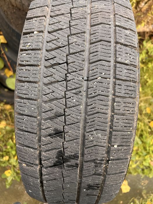 Резина 205/55  Bridgestone Blizzak б/у