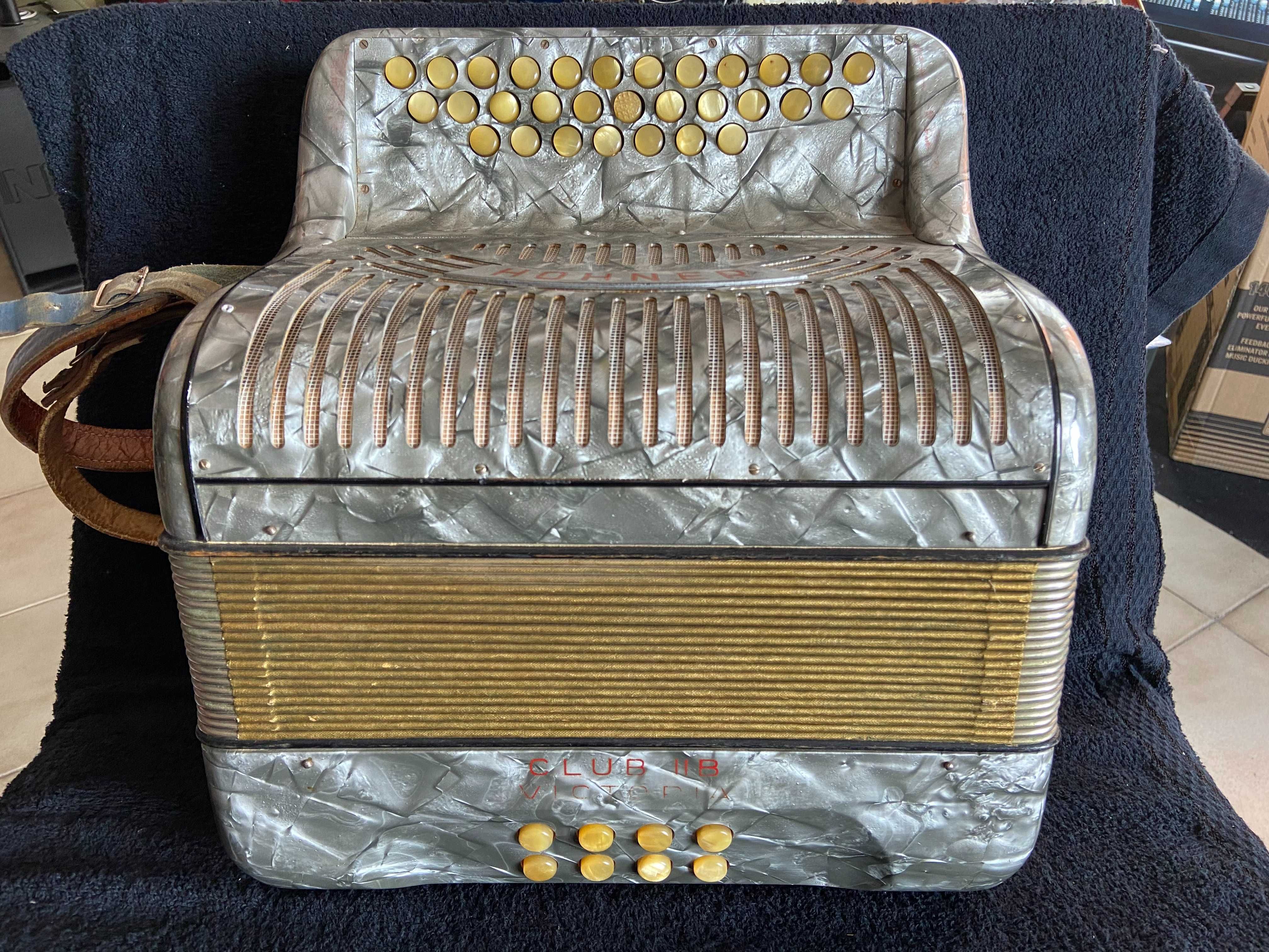 Concertina Hohner muito leve e com som muito bonito