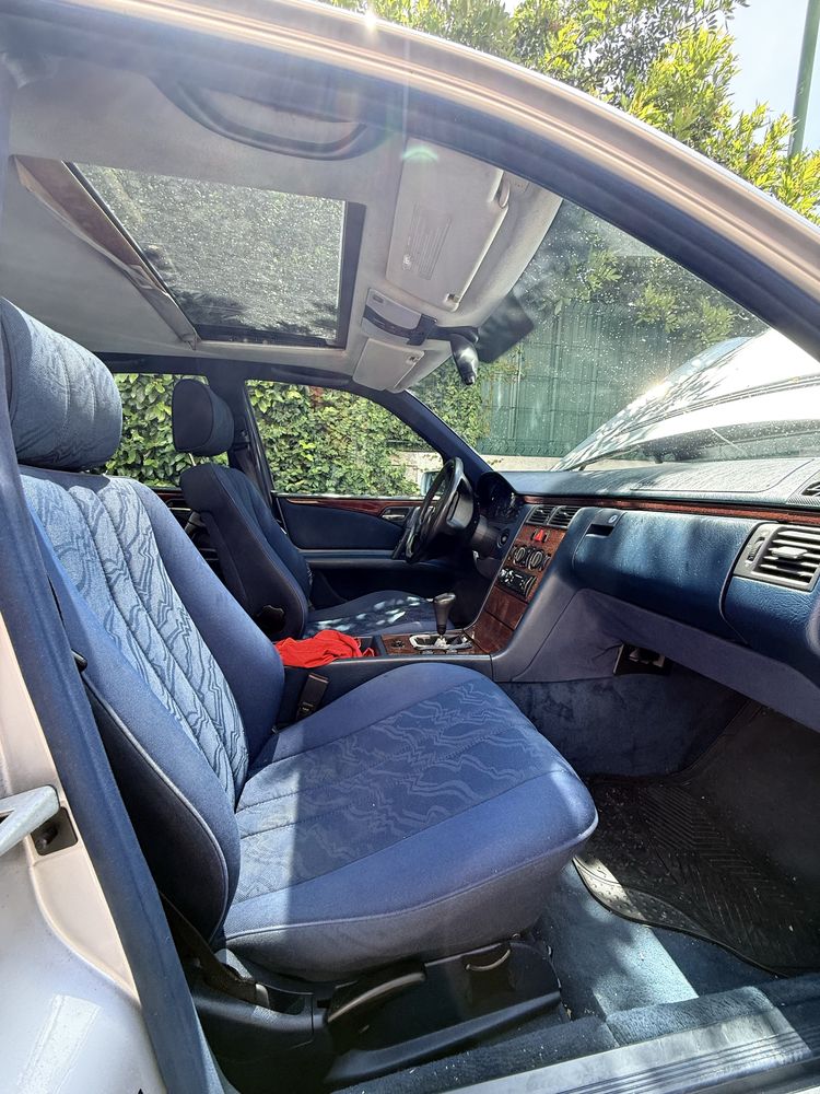 Mercedes E220 W210