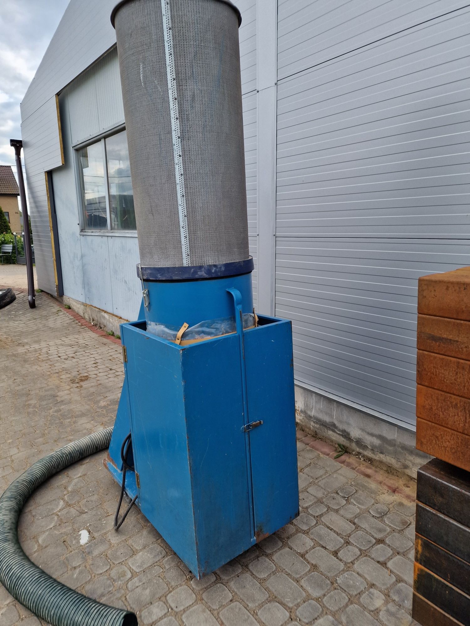 Odciąg do trocin Hocker Polytechnik 2,2kw wentylator wyciąg  schuko