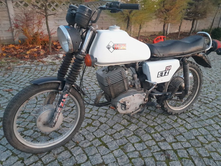 Mz etz 250 z dokumentami do renowacji