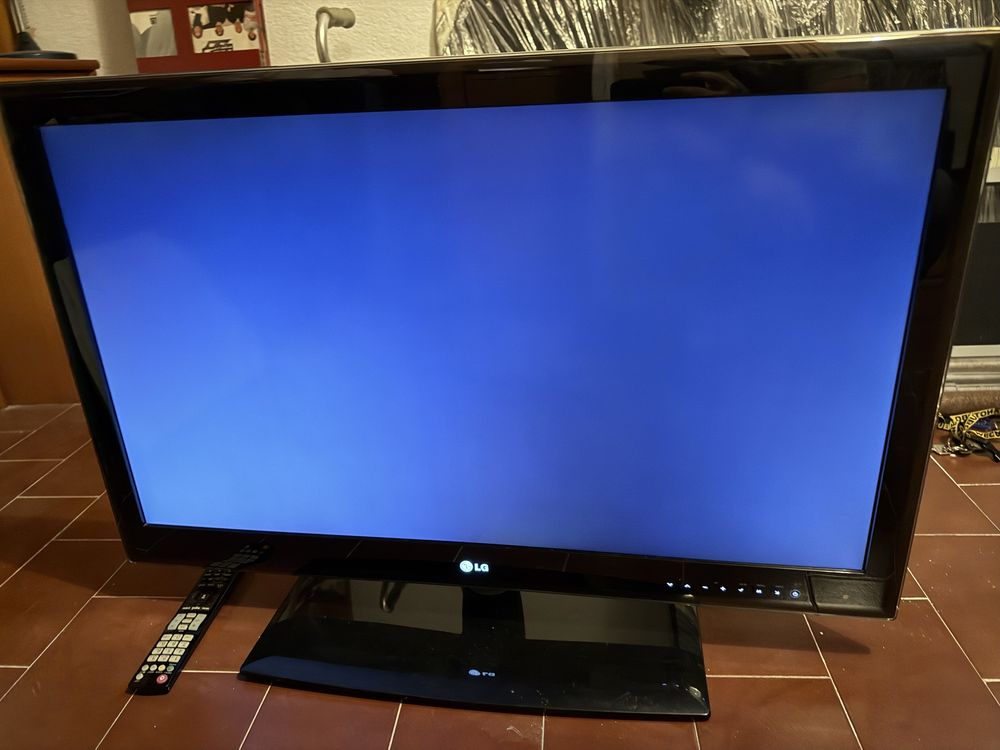 TV LG 37″ Full HD LED LCD USADA – Modelo 37LE5510 - com dongle Wi-Fi