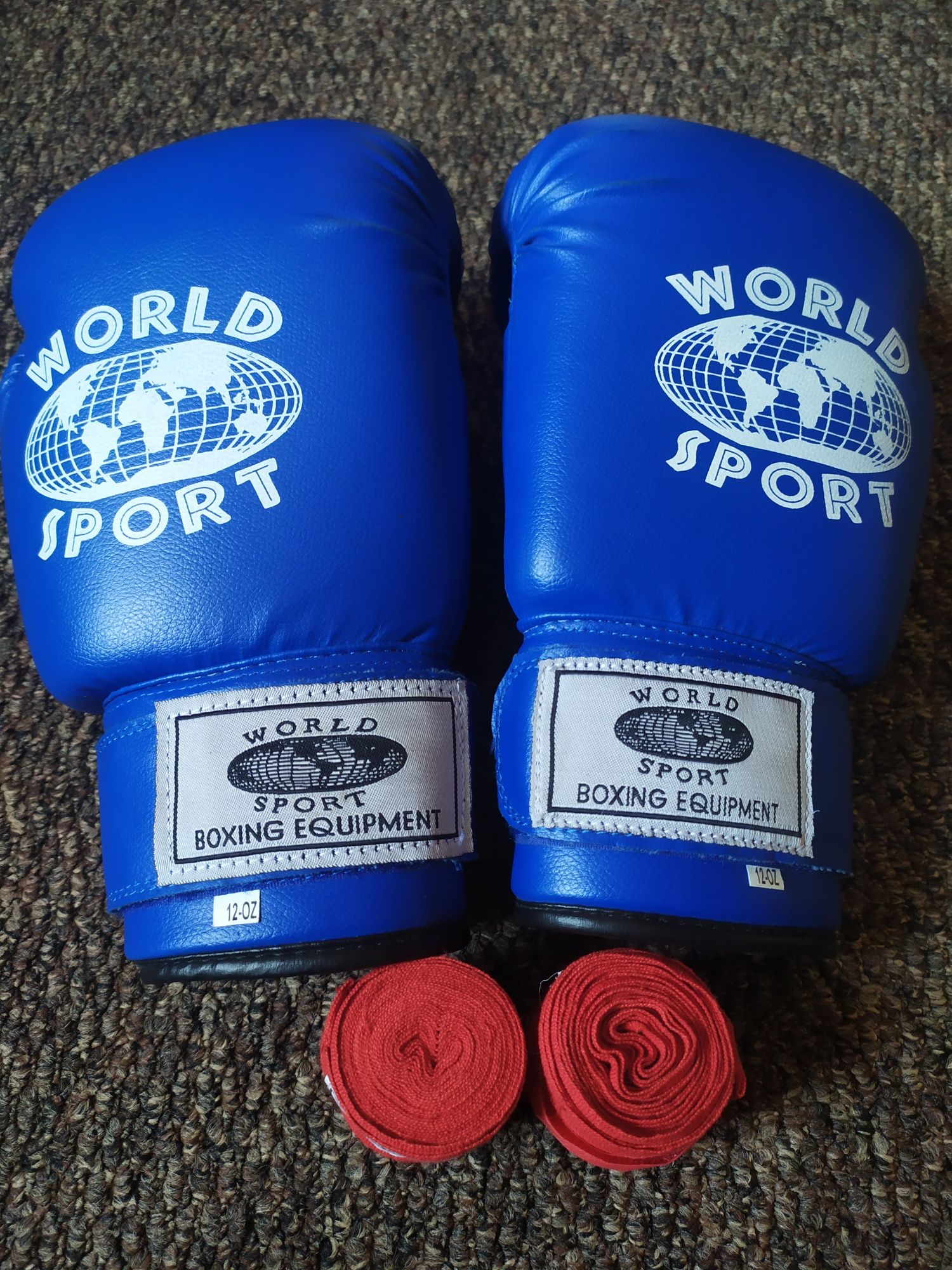 Боксерські шкіряні перчатки World Sport 12 oz + бинти