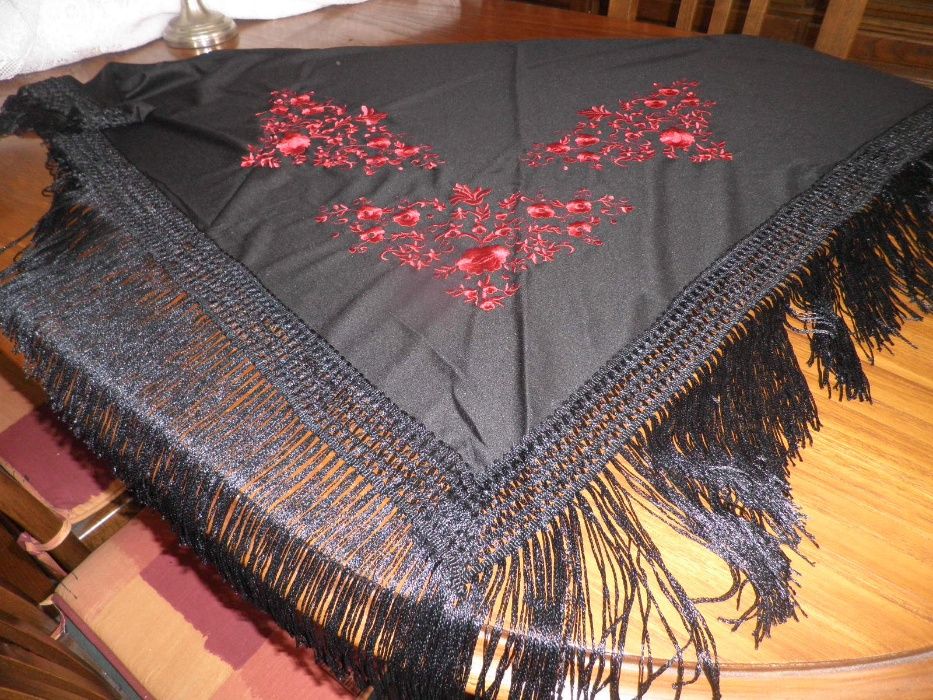 Xaile de tecido trabalhado
